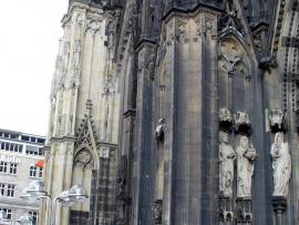 Portal aus unterschiedlichem Stein aus unterschiedlichen Epochen